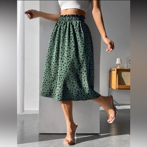 SHEIN Green & Black Polka Dot Paper Bag Waist Midi Skirt – Petite Medium – EUC - Picture 1 of 3
